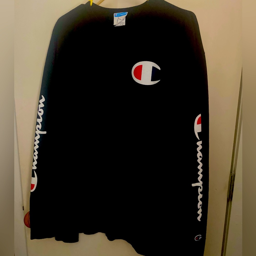 Men’s Champion long sleeve tee